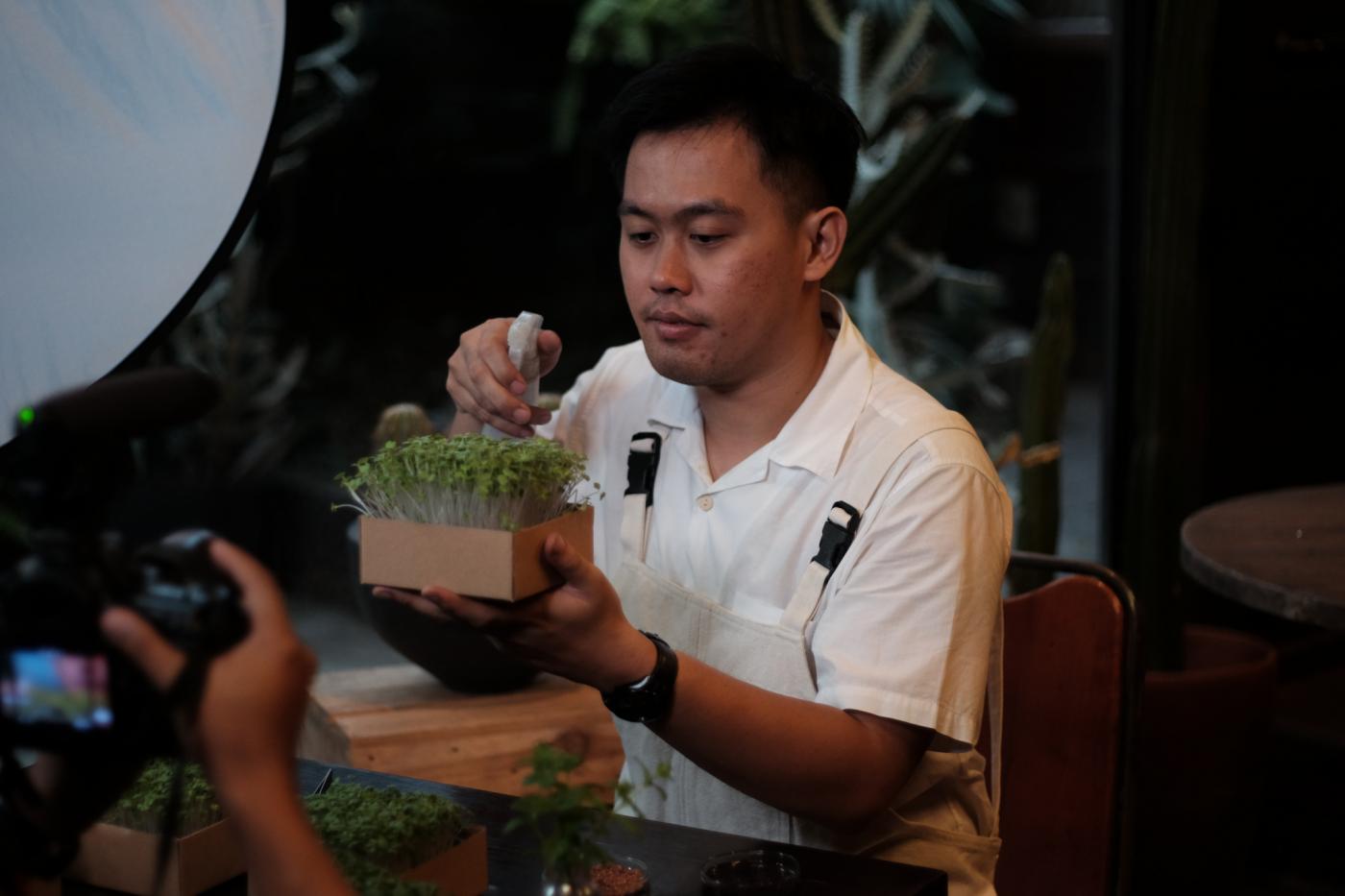 Azriansyah Ithakari, Sang Petani di Tengah Kota